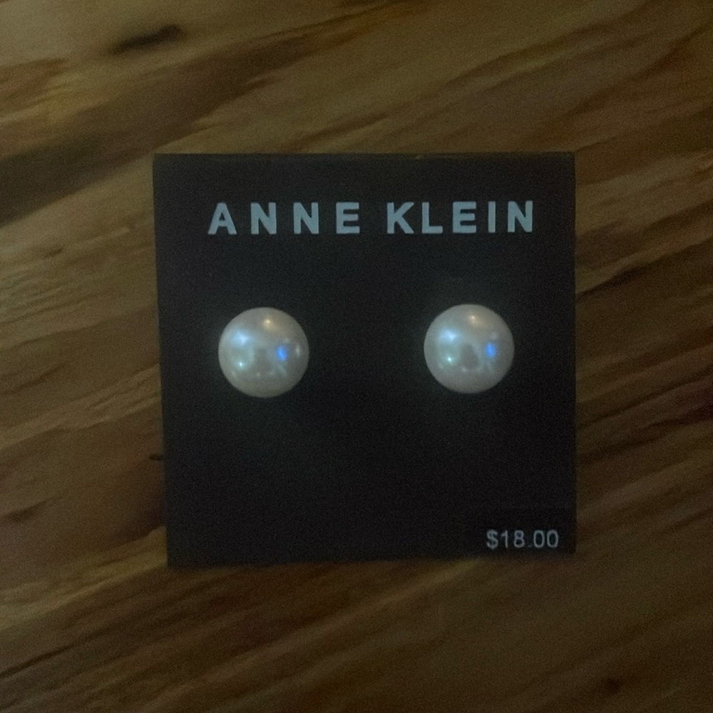 NWT large pearl studs